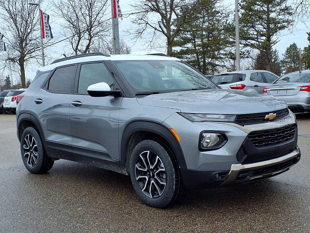 Used 2023 Chevrolet TrailBlazer ACTIV w/ Technology Package image 3