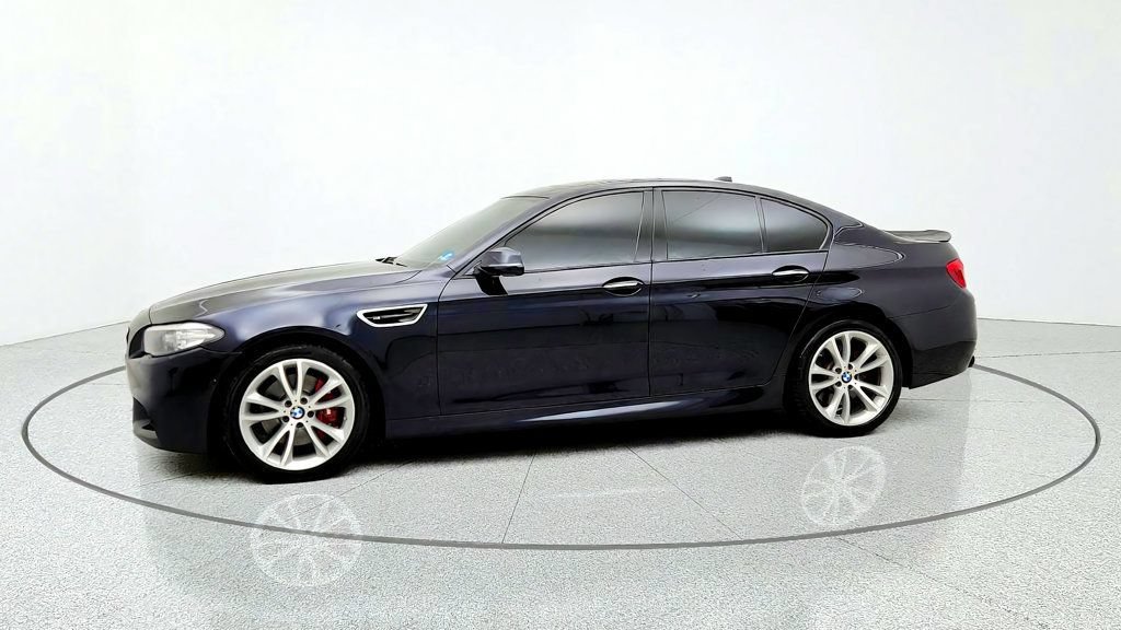 Used 2015 BMW 550i xDrive Sedan AWD/4WD image 8