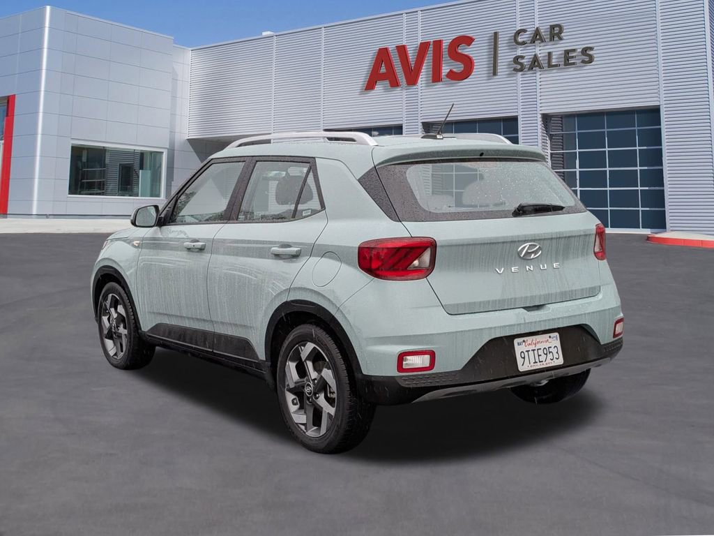 Used 2025 Hyundai Venue SEL image 9