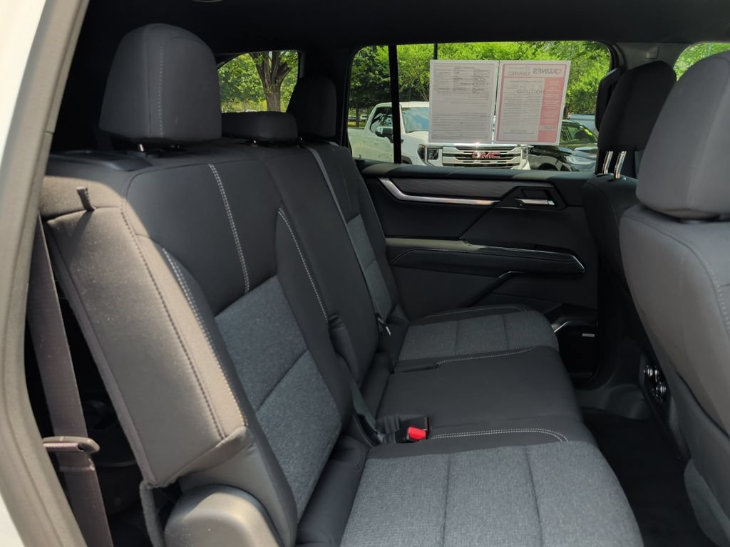 Used 2026 GMC Acadia Elevation w/ LPO, Floor Liner Package AWD/4WD image 35
