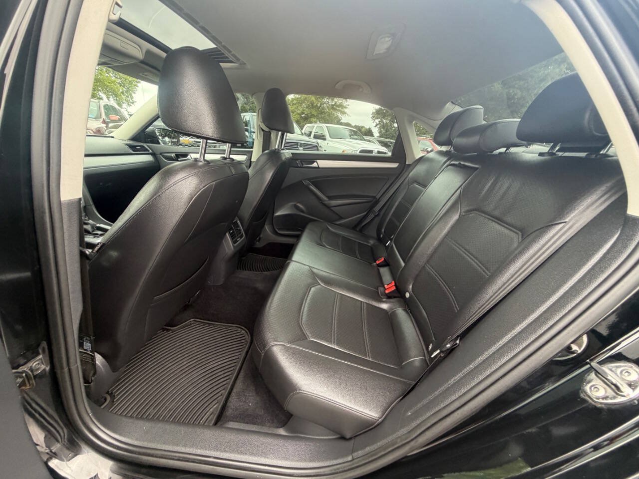 Used 2013 Volkswagen Passat 2.5 SE FWD image 23
