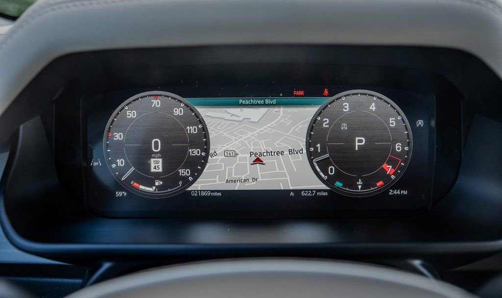 Used 2024 Land Rover Defender 130 S image 9