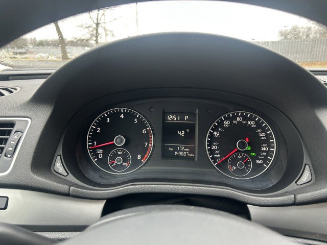 Used 2015 Volkswagen Passat 1.8T S image 11
