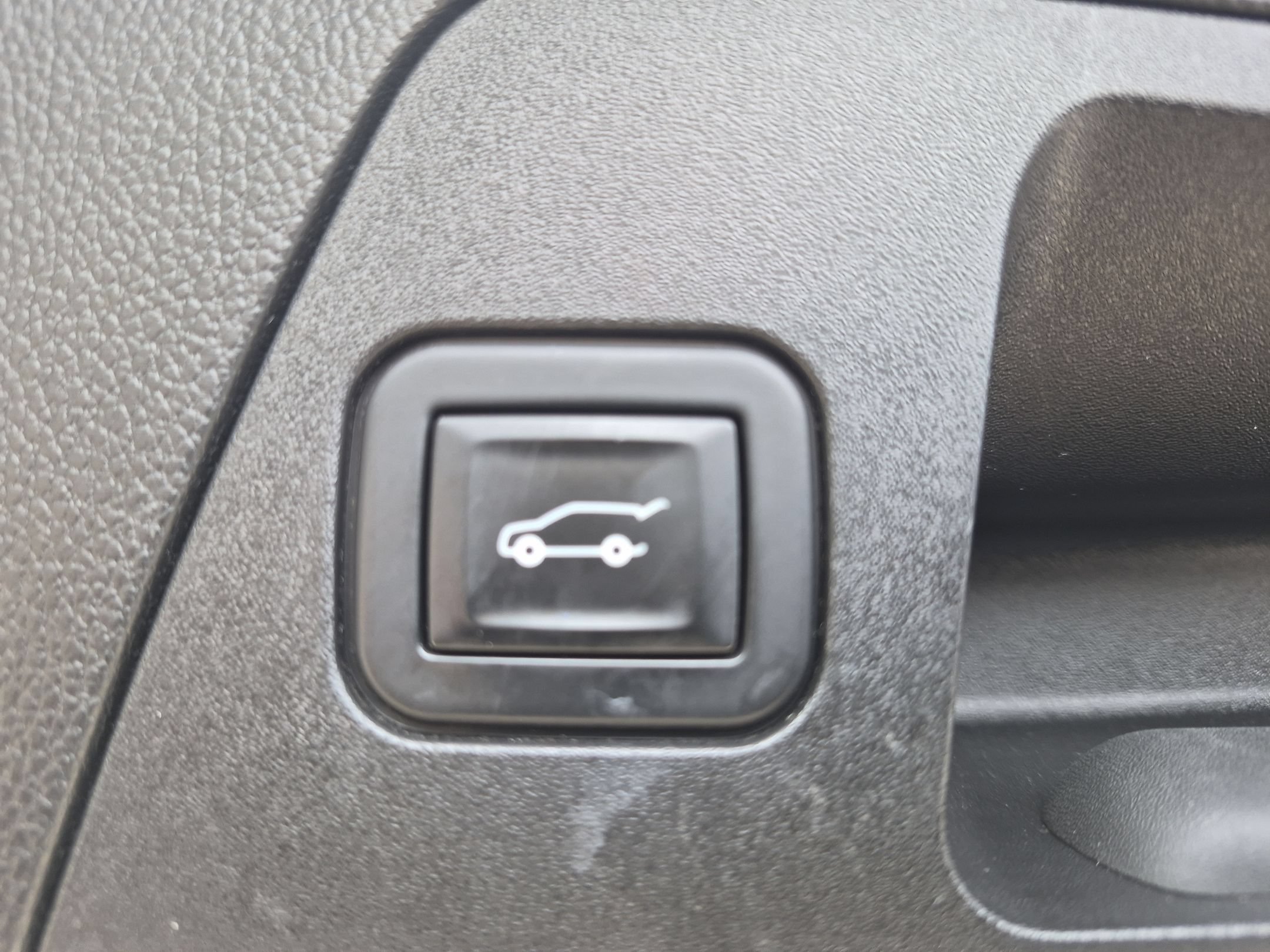 Used 2020 Buick Envision Essence FWD image 29