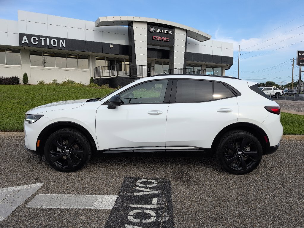 Used 2023 Buick Envision Essence w/ Technology Package I image 2