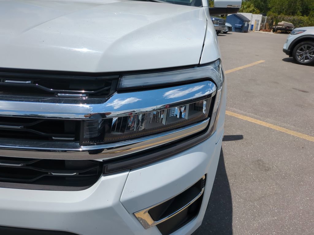 Used 2024 Ford Expedition Limited AWD/4WD image 11