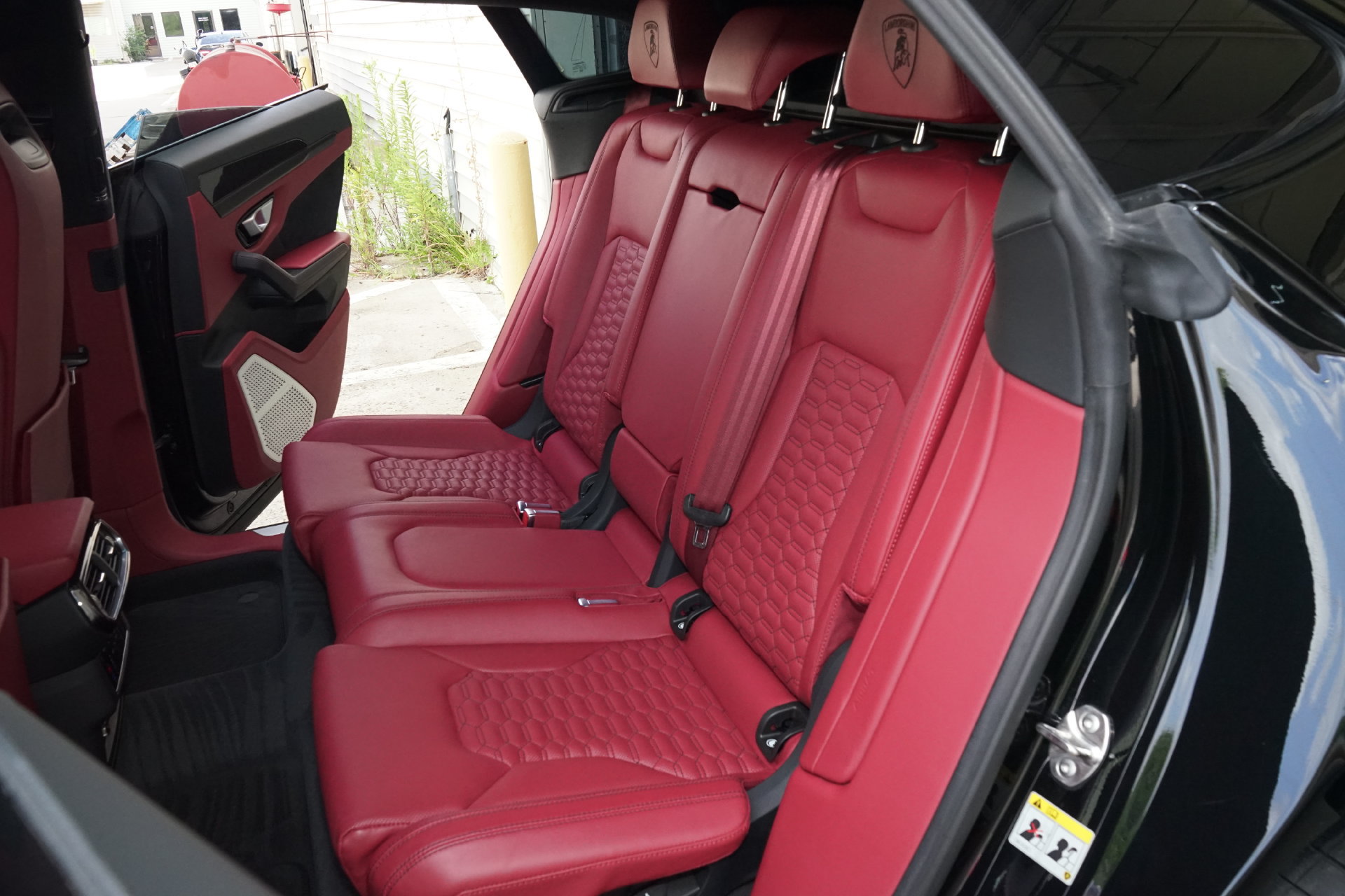 Used 2022 Lamborghini Urus AWD/4WD image 23