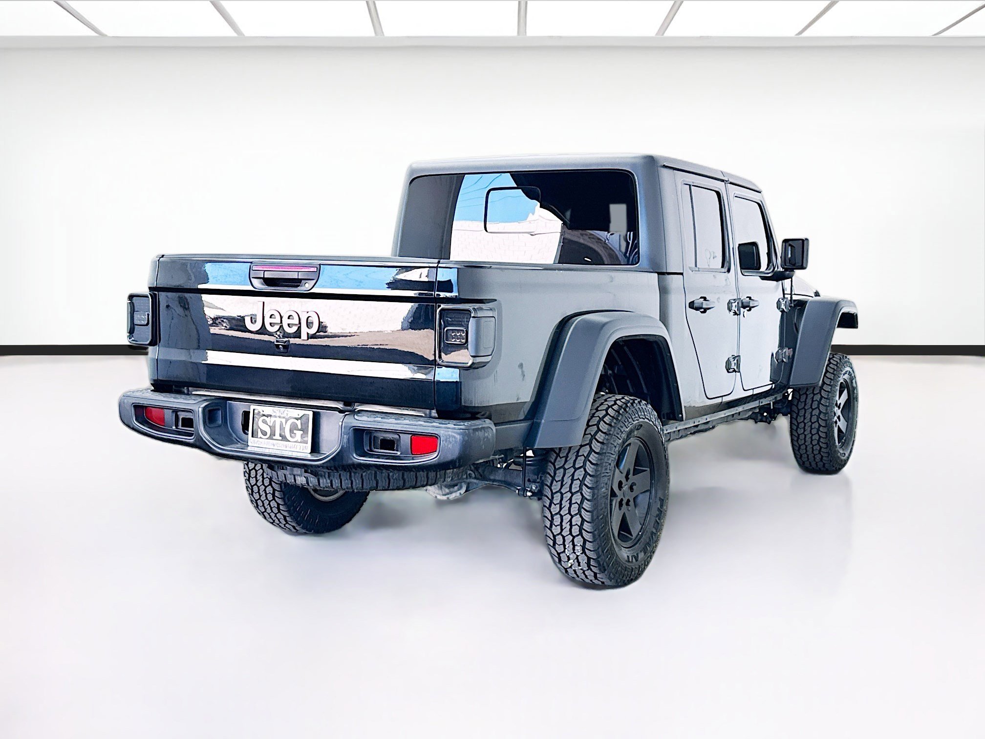 Used 2021 Jeep Gladiator Rubicon w/ Trailer Tow Package AWD/4WD image 4