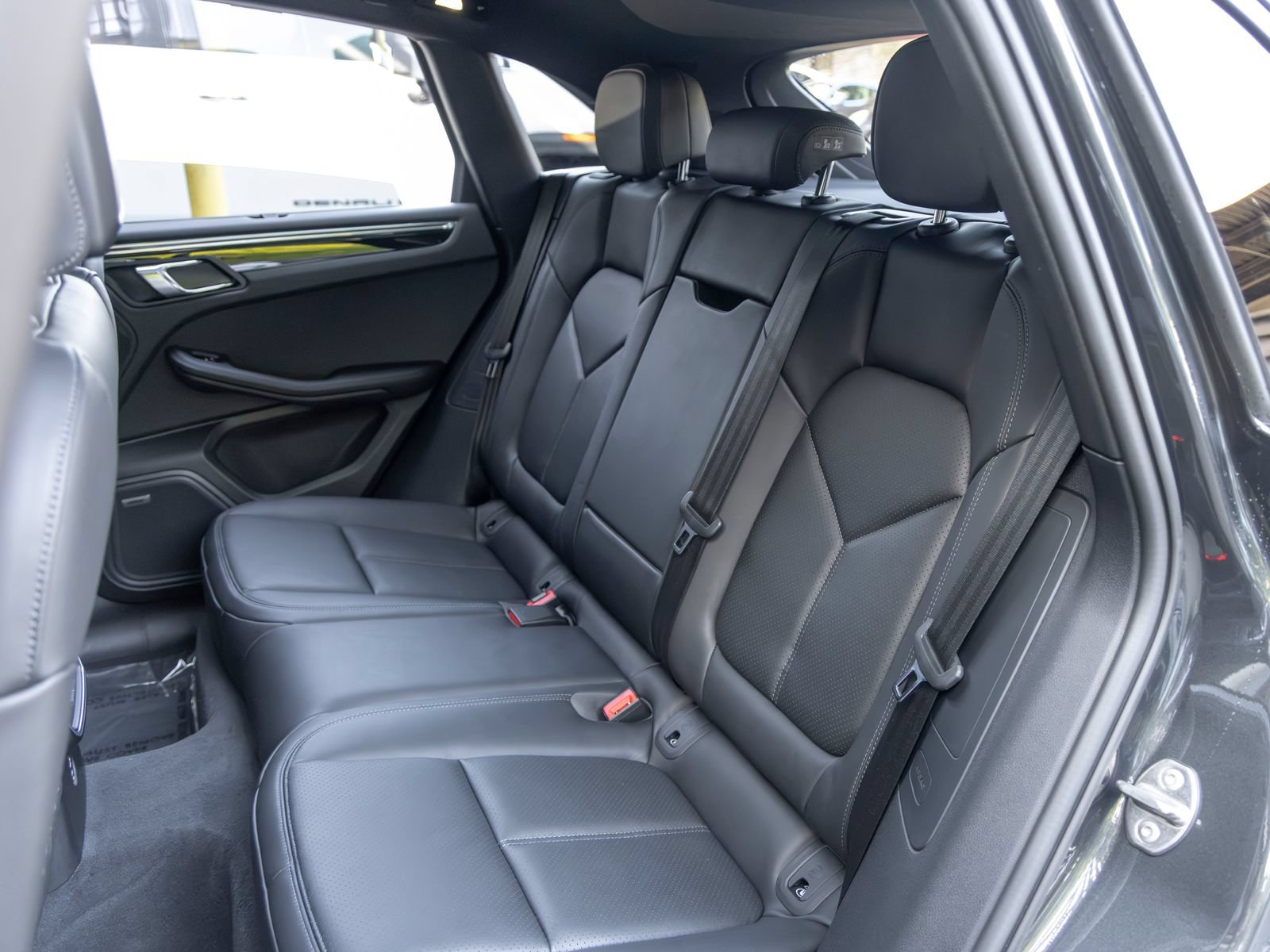 Certified 2026 Porsche Macan AWD/4WD image 54