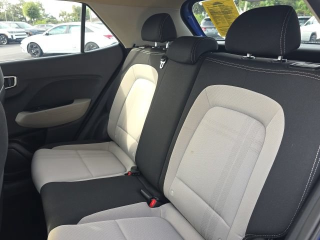 Used 2021 Hyundai Venue SEL FWD image 6