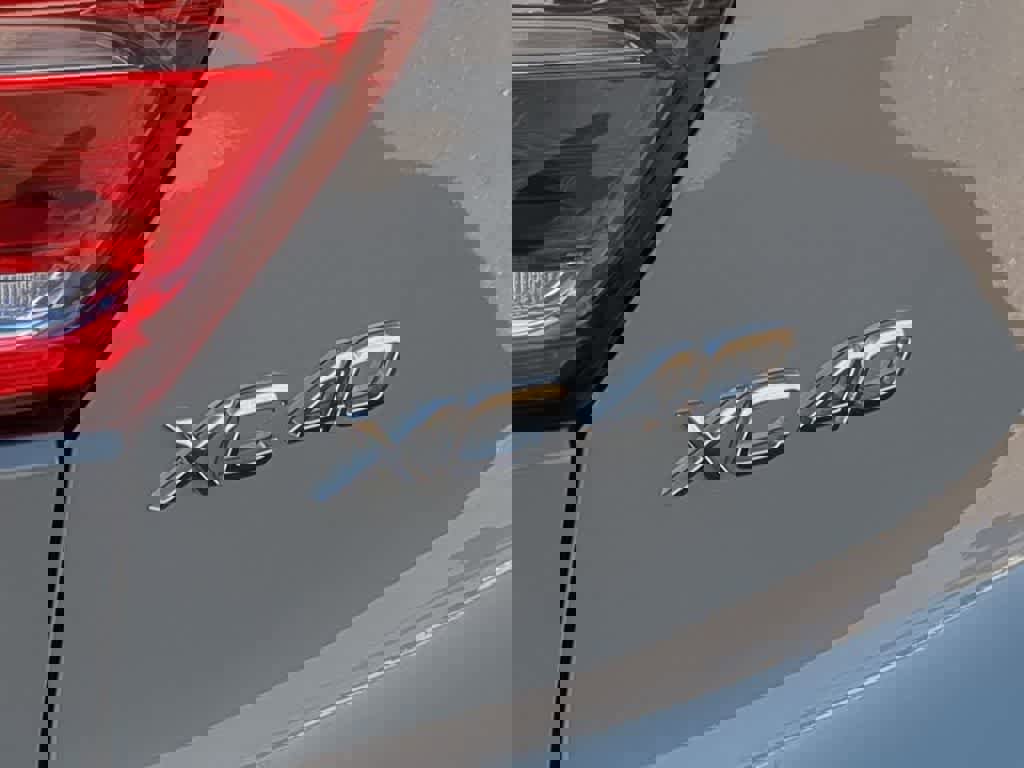 Used 2026 Volvo XC40 B5 Plus w/ Protection Package Premier image 12