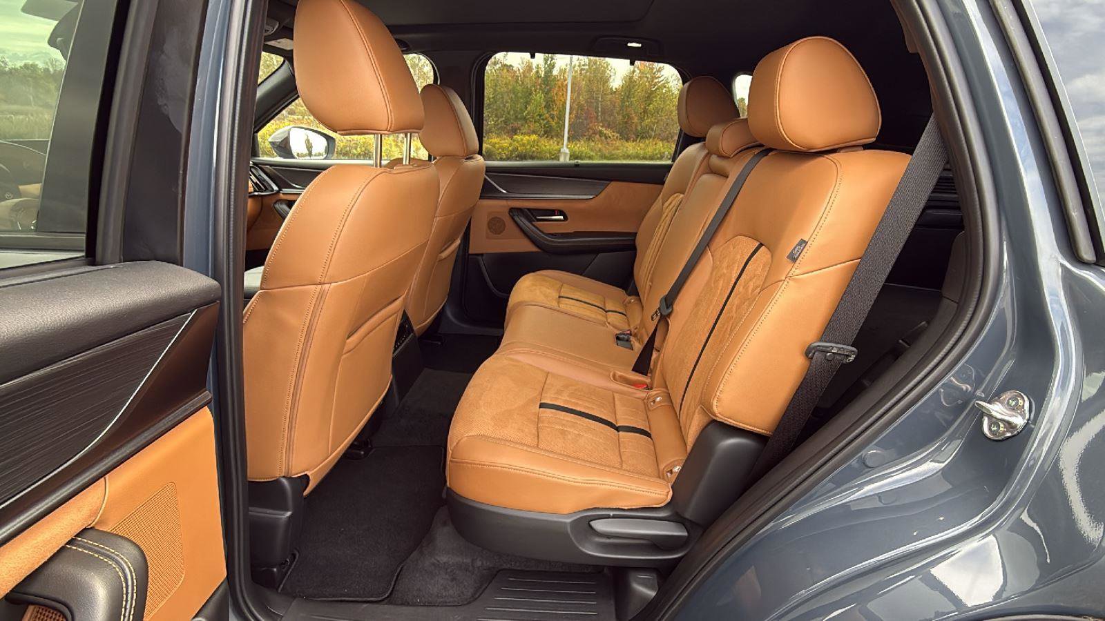 Certified 2025 MAZDA CX-70 3.3 Turbo S w/ Premium Plus image 22