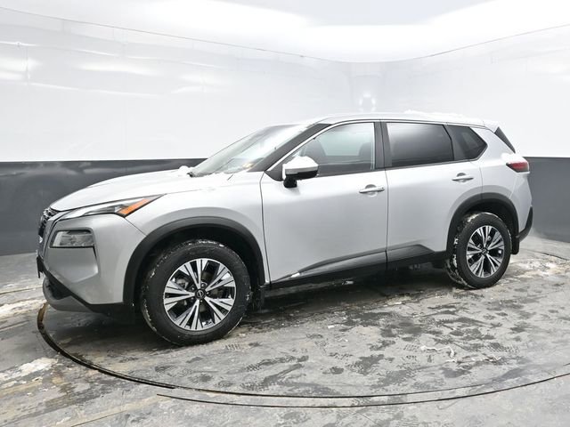 Used 2023 Nissan Rogue SV image 3