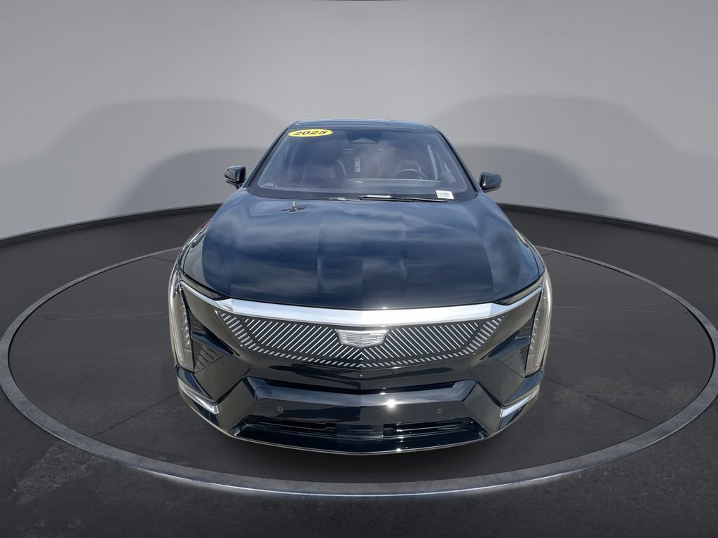 Certified 2025 Cadillac Optiq Luxury 1 AWD/4WD image 3