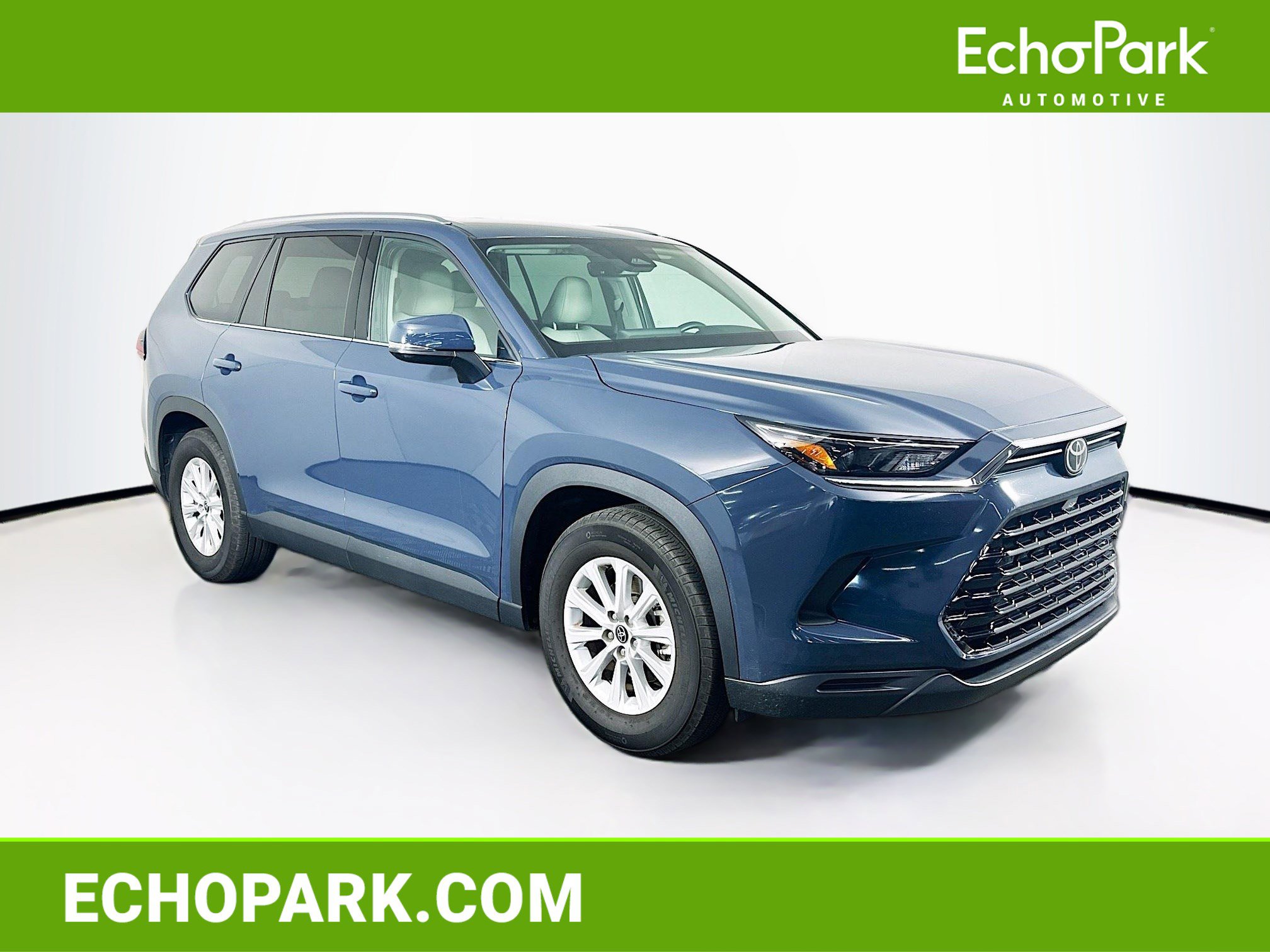 Used 2025 Toyota Grand Highlander FWD image 1