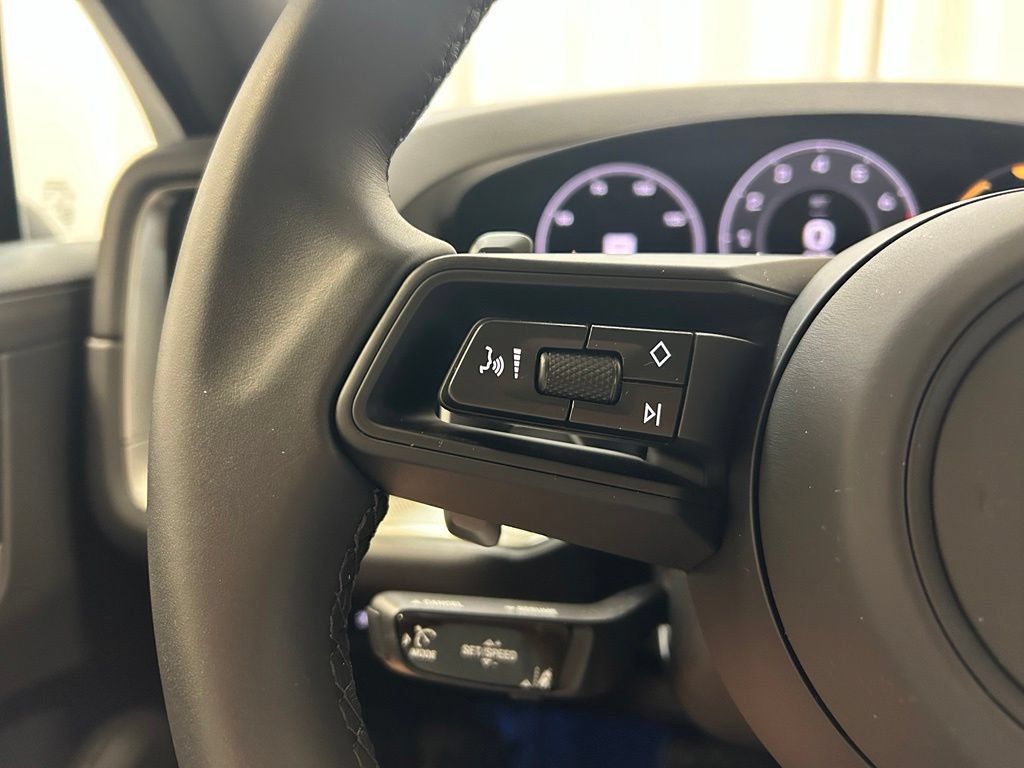 Certified 2026 Porsche Cayenne Coupe AWD/4WD image 11