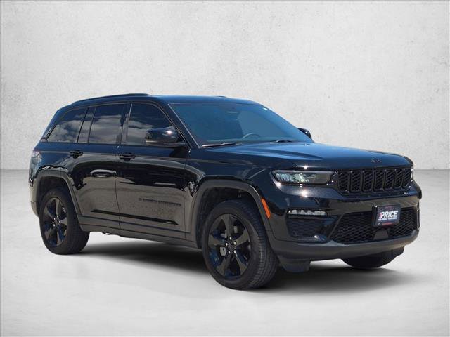 Used 2025 Jeep Grand Cherokee Limited w/ Black Appearance Package AWD/4WD image 3