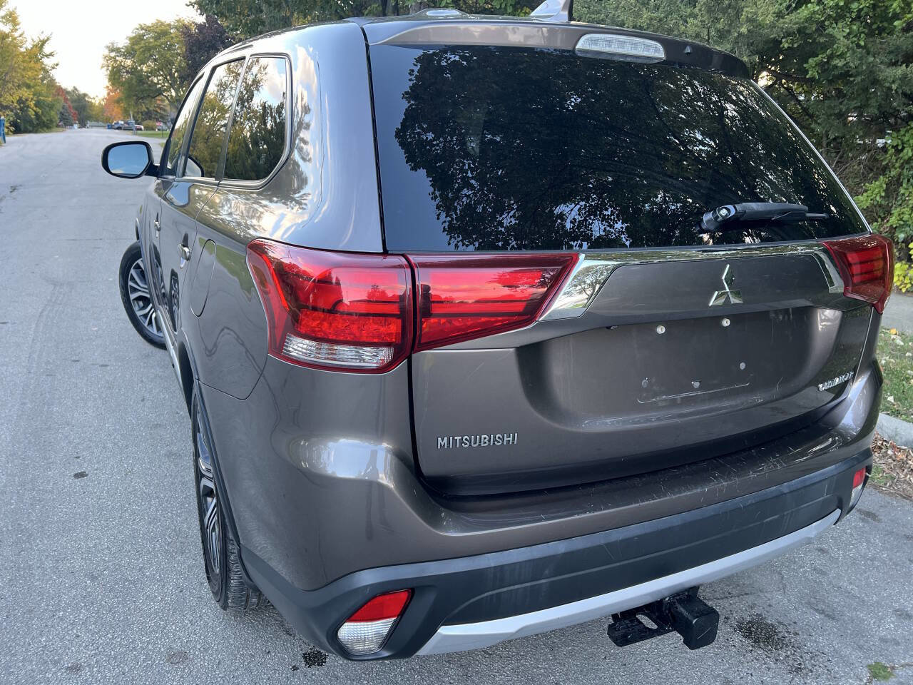 Used 2018 Mitsubishi Outlander ES image 4