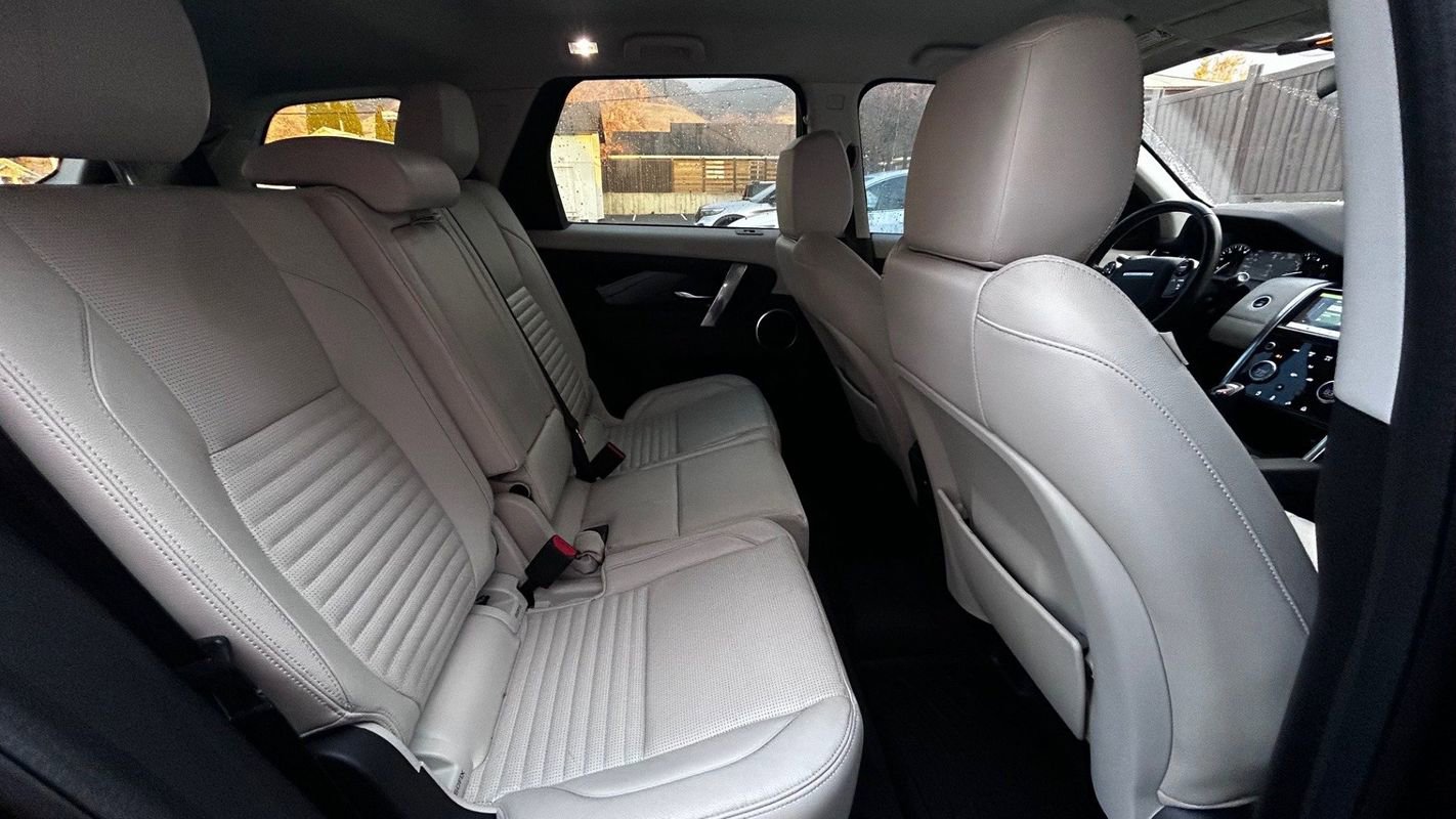 Used 2020 Land Rover Discovery Sport S image 14