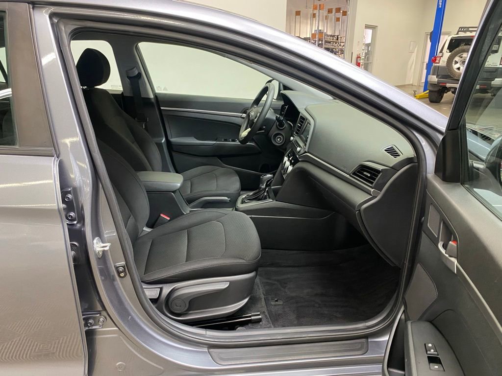 Used 2019 Hyundai Elantra SE w/ Cargo Package image 13