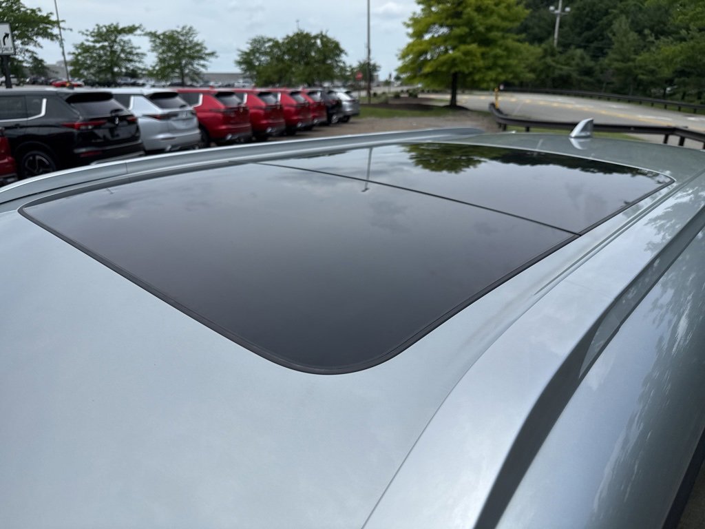 New 2025 Mitsubishi Outlander SEL image 16
