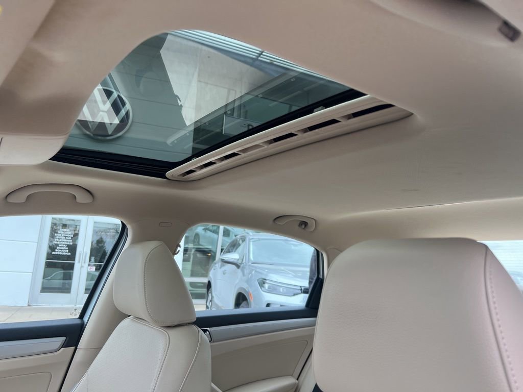 Used 2019 Volkswagen Passat 2.0T Wolfsburg w/ Wheels & Sunroof Package FWD image 15