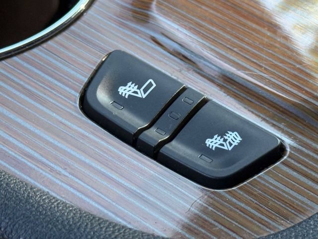 Used 2020 GMC Acadia SLE w/ Driver Convenience Package FWD image 35