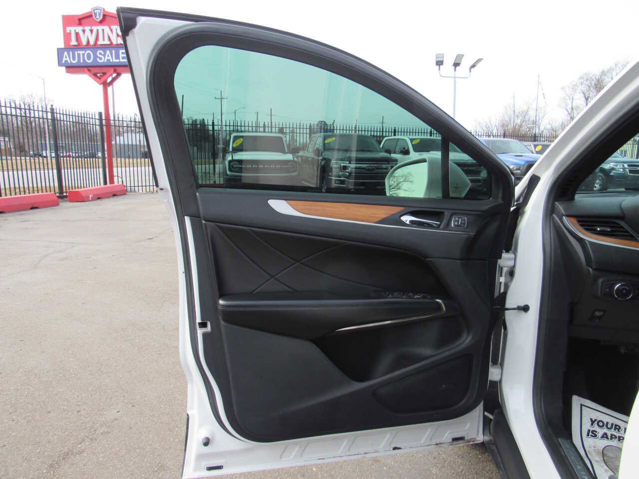 Used 2015 Lincoln MKC AWD w/ Equipment Group 102A Reserve image 6