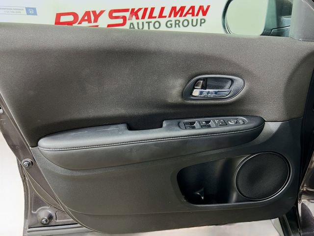 Used 2017 Honda HR-V LX image 27