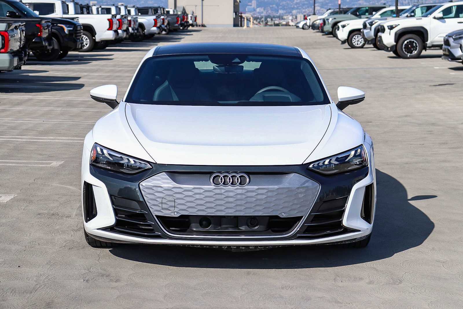 Used 2022 Audi e-tron GT Premium Plus image 2