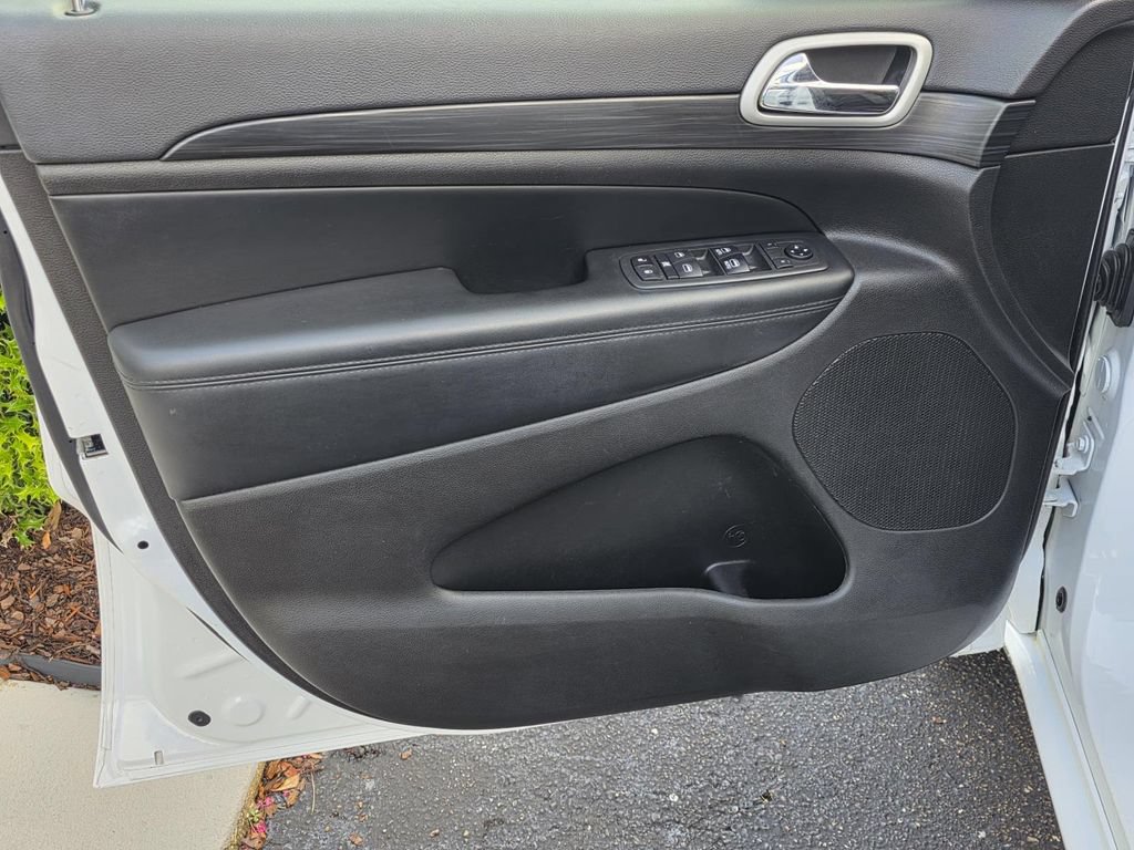 Used 2021 Jeep Grand Cherokee Laredo X RWD image 33