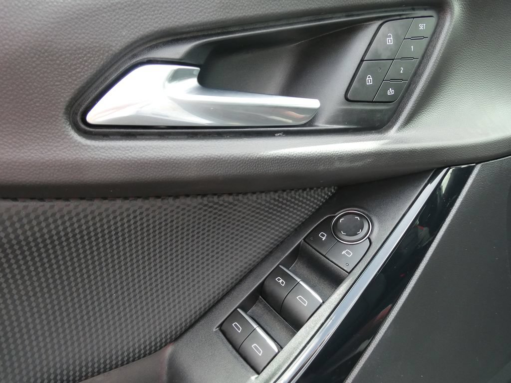 Certified 2026 Chevrolet Equinox RS w/ Convenience Package III FWD image 25