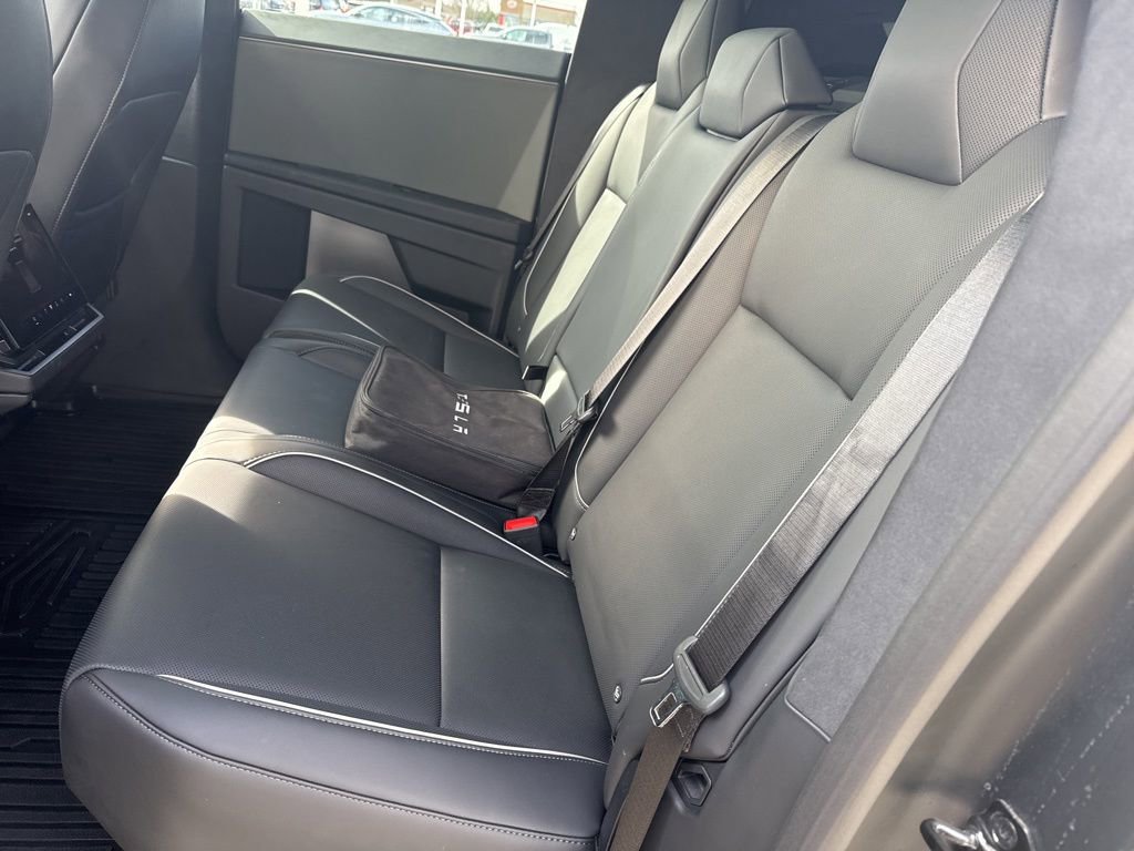 Used 2025 Tesla Cybertruck AWD Crew Cab image 10