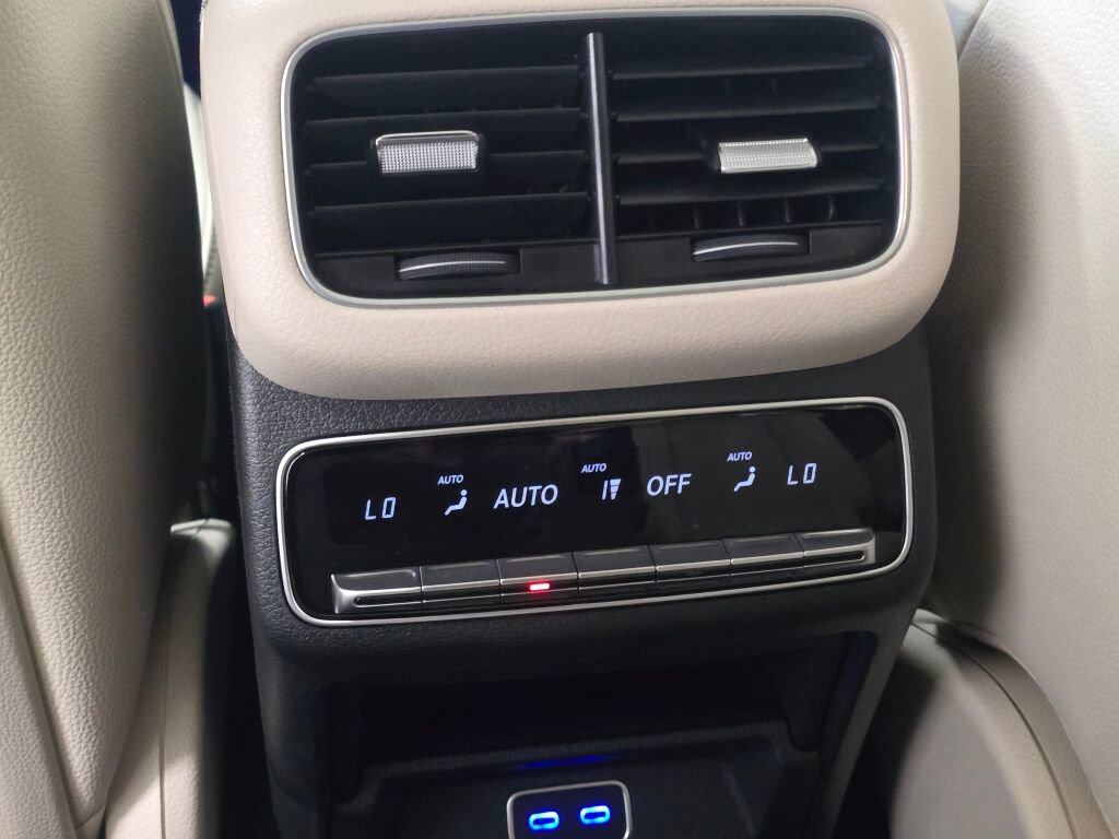 New 2026 Mercedes-Benz GLS 450 4MATIC image 19