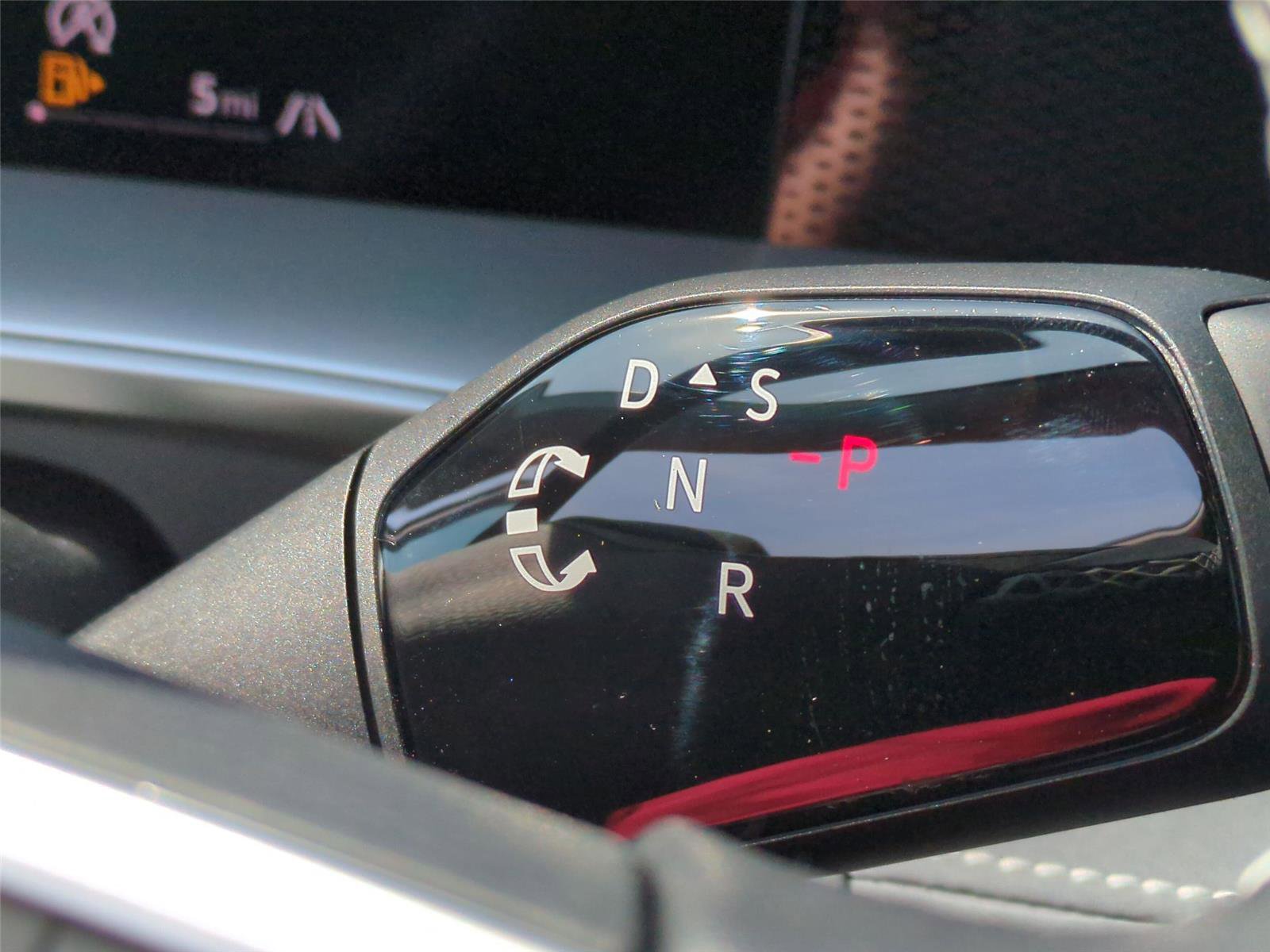 New 2026 Volkswagen Tiguan SE image 12