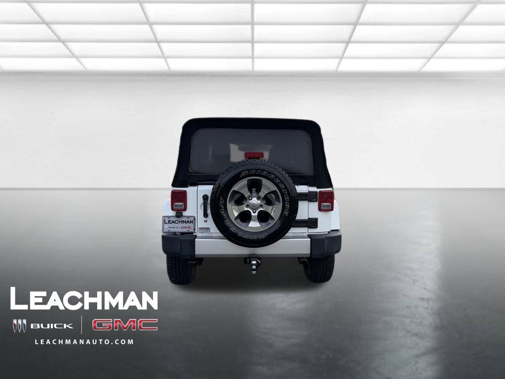 Used 2017 Jeep Wrangler Unlimited Sahara w/ Connectivity Group AWD/4WD image 5