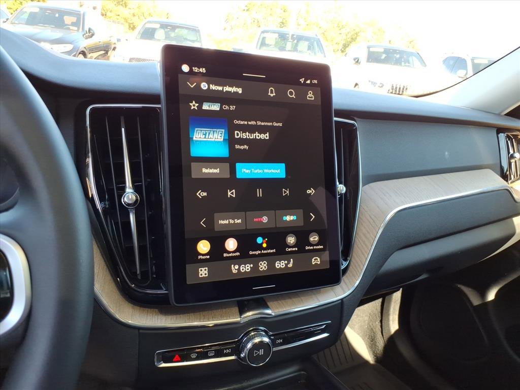 Certified 2026 Volvo XC60 B5 Plus w/ Climate Package AWD/4WD image 18