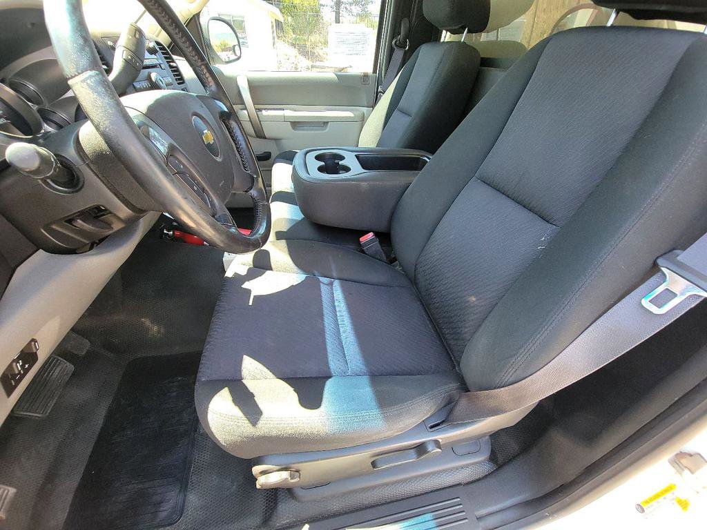Used 2013 Chevrolet Silverado 2500 W/T RWD image 9