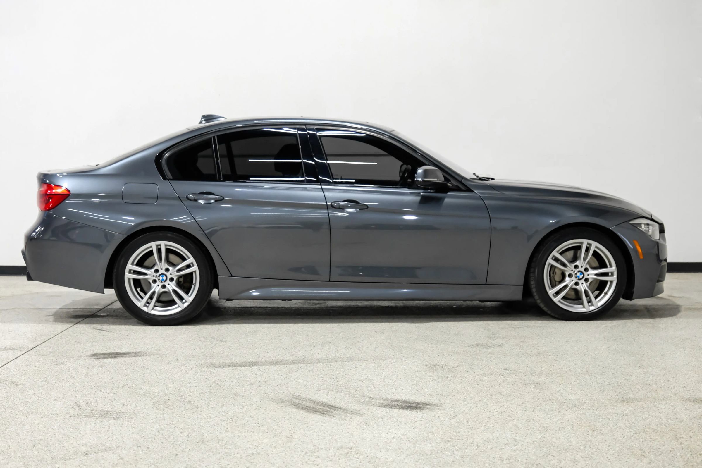 Used 2018 BMW 340i Sedan RWD image 5
