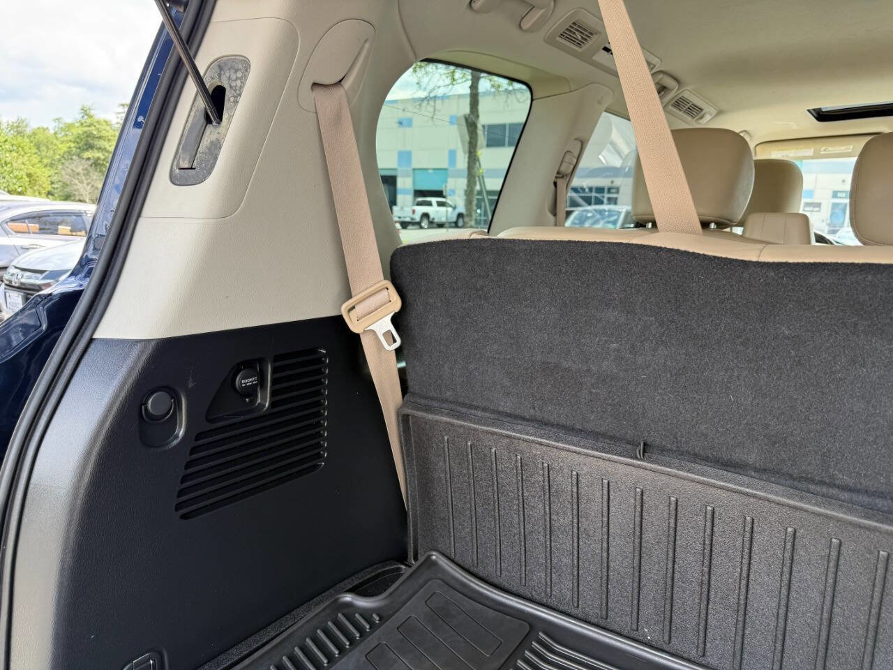 Used 2018 Nissan Armada SL w/ Premium Package image 38
