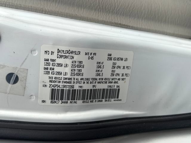 Used 2005 Chrysler Town & Country Touring image 26