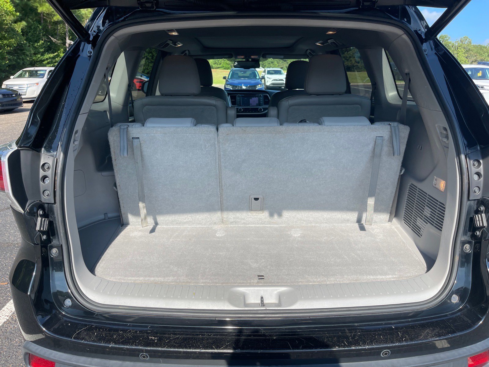 Used 2014 Toyota Highlander Limited Platinum FWD image 16