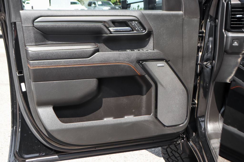 Used 2024 GMC Sierra 2500 AT4 w/ AT4 Preferred Package AWD/4WD image 17