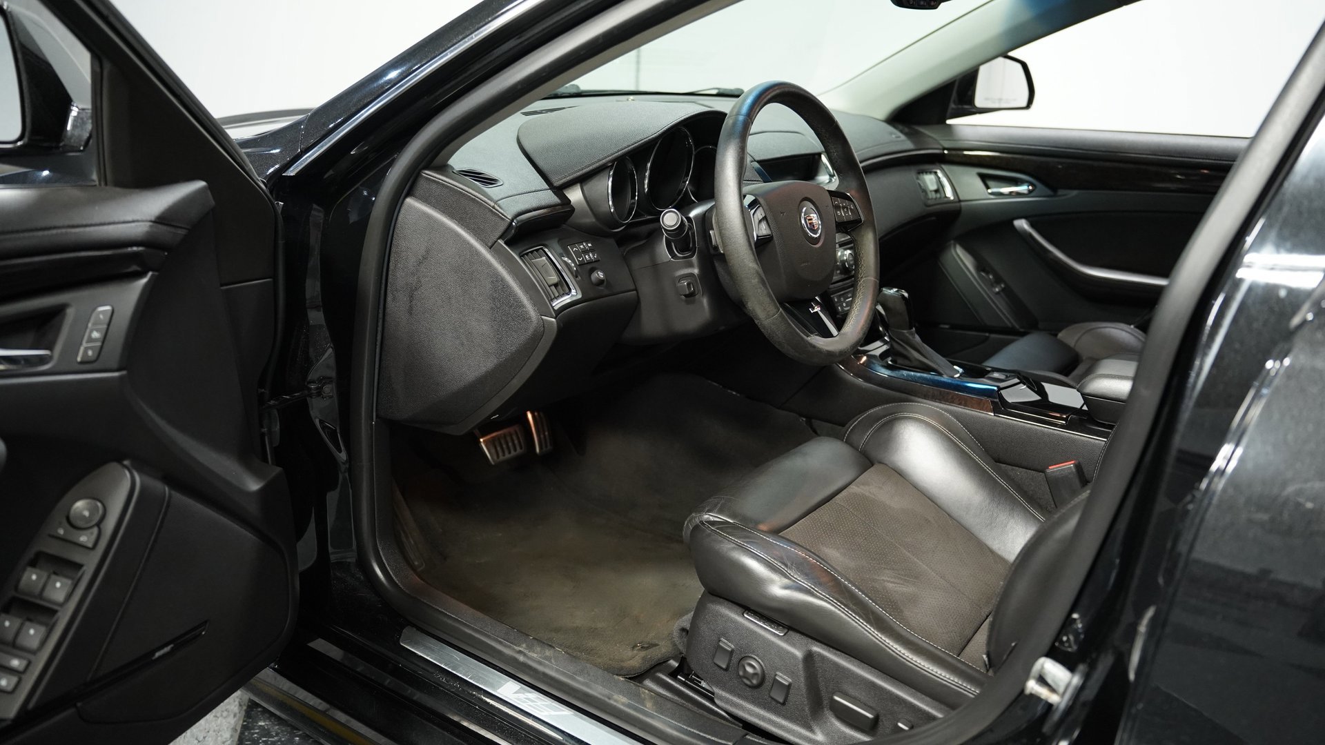 Used 2013 Cadillac CTS V w/ Wood Trim Package image 4