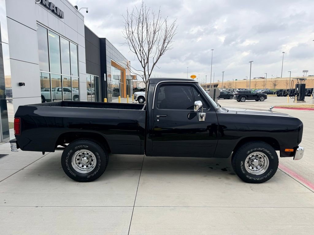 Used 1987 Dodge D/W Truck 150 image 1