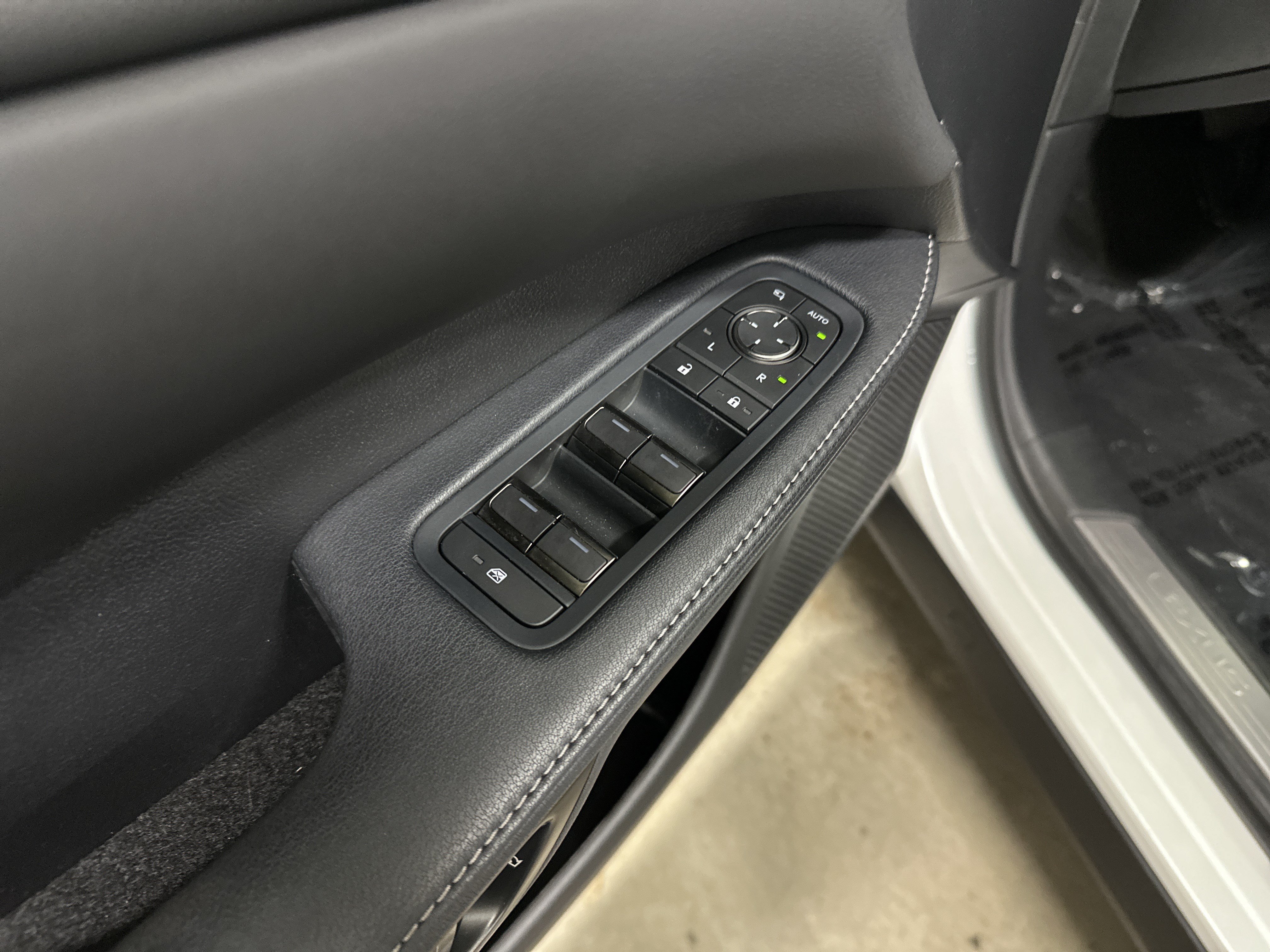 Certified 2025 Lexus RX 350h AWD/4WD image 15