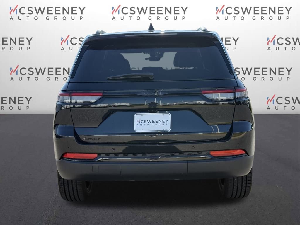 New 2025 Jeep Grand Cherokee Altitude image 4