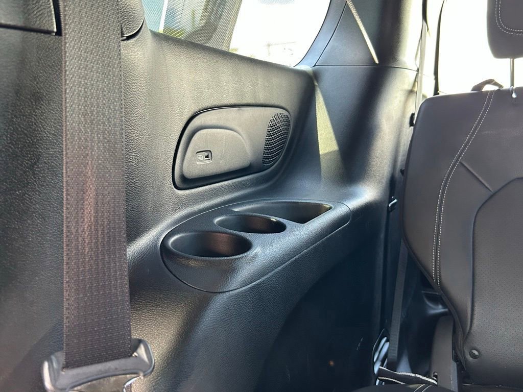 Used 2020 Chrysler Pacifica Touring-L Plus image 44