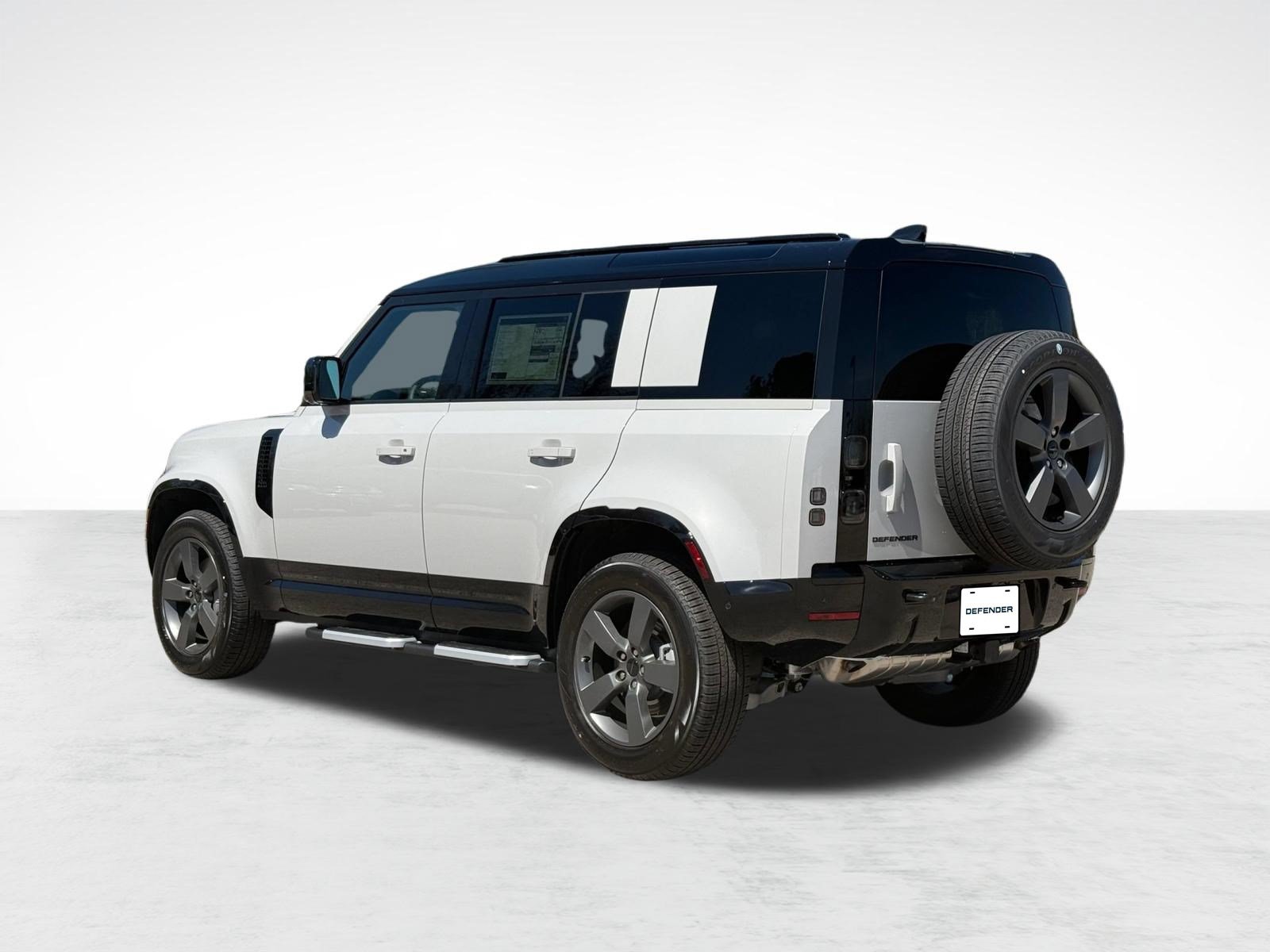 Used 2026 Land Rover Defender 110 X-Dynamic SE AWD/4WD image 3
