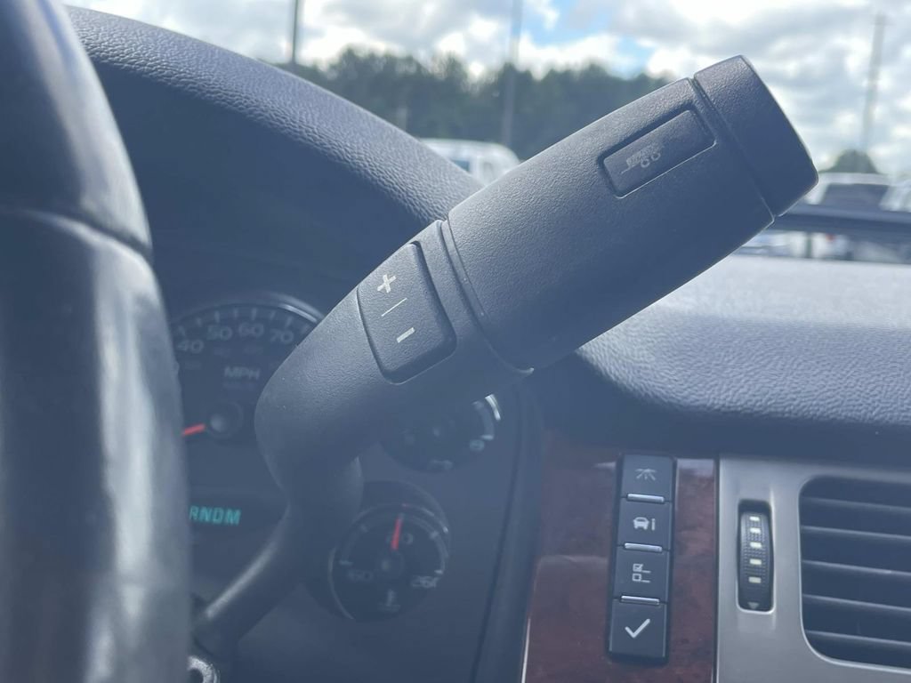 Used 2012 Chevrolet Suburban LS RWD image 20